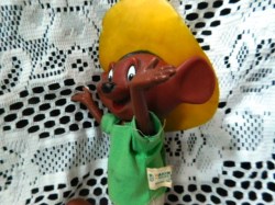 brown mouse side
